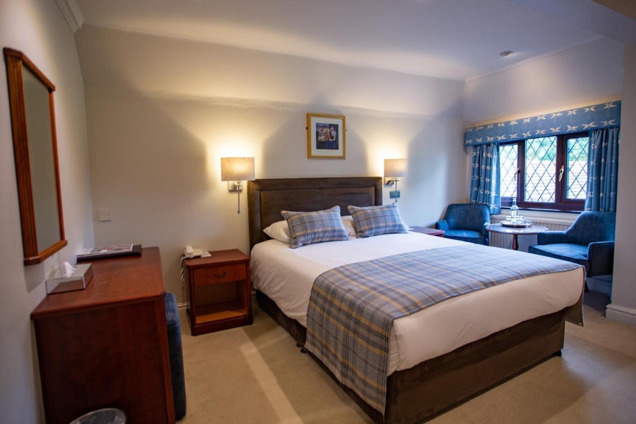 Hotel Stirrups